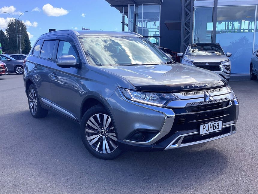 2022 Mitsubishi Outlander | LS 2.4L Petrol, CVT, 7 Seater | 20281 | 1