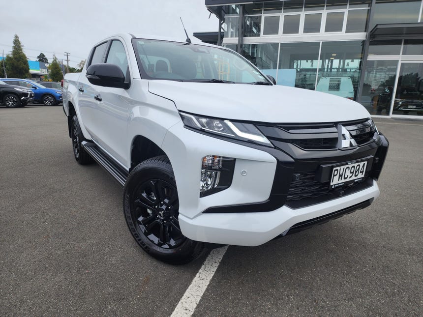 2023 Mitsubishi Triton | GSR 4WD 6AT 2.4D | 20427 | 1