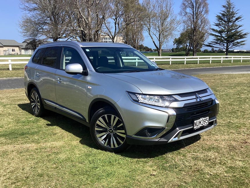 2021 Mitsubishi Outlander | LS 2.4L Petrol, CVT, 7 Seats, SUV. | 21755 | 1