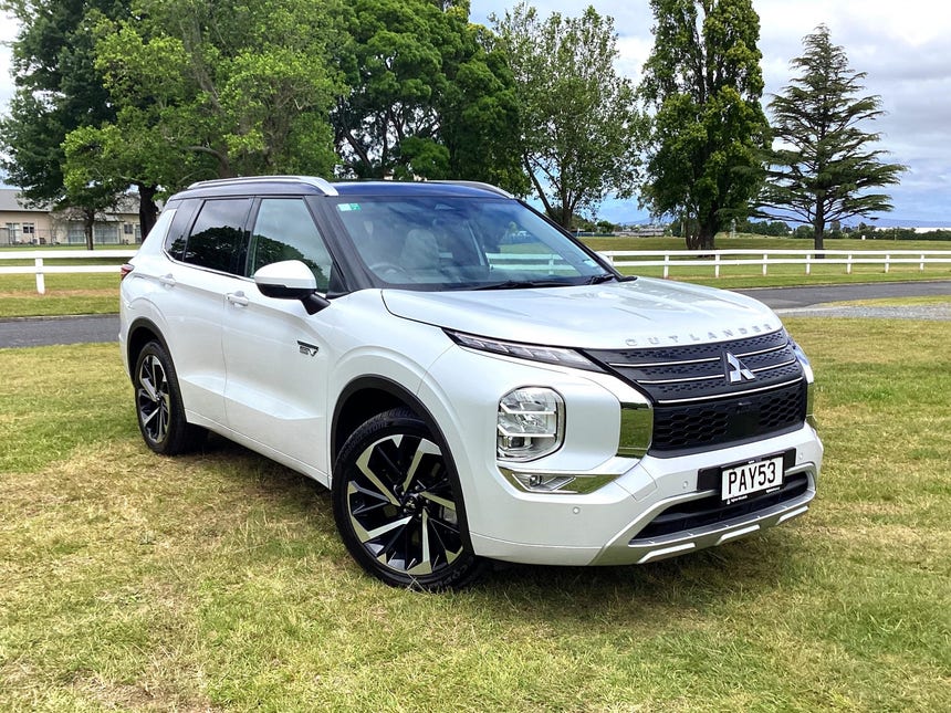 2022 Mitsubishi Outlander | VRX PHEV, 4WD, Automatic, 7 Seat, SUV. | 22133 | 1