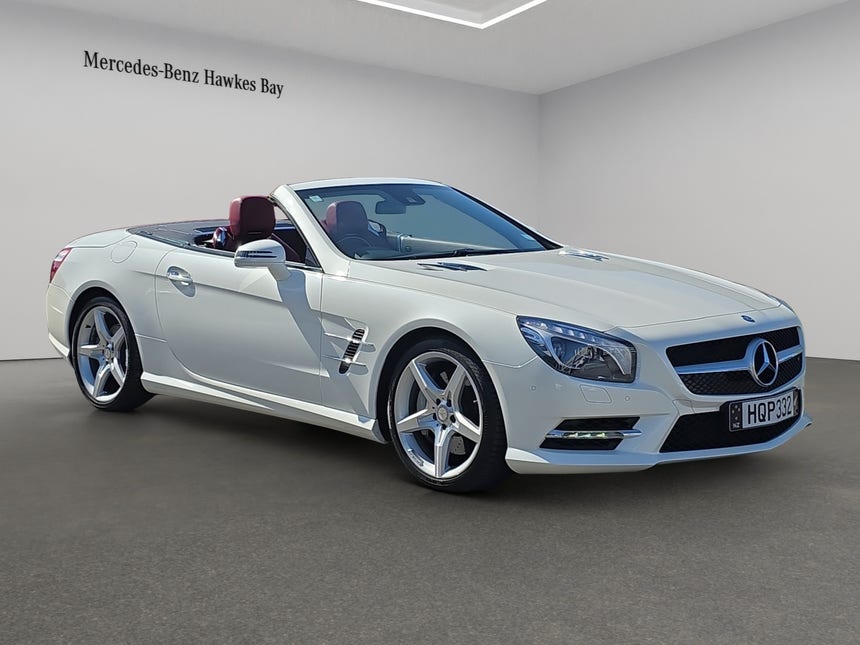 2014 Mercedes-Benz SL 500 | Hard Top Convertible 4.7L V8 Red interior | 28857 | 1