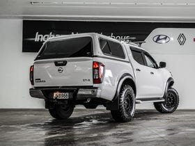 2016 Nissan Navara | ST-X 2.3D/4WD/6MT/UT | 29019 | 3