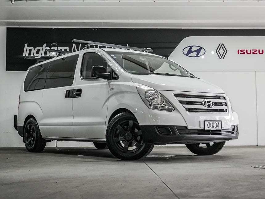 2017 Hyundai iLoad | 2.5 CRDI AUTO | 30380 | 1