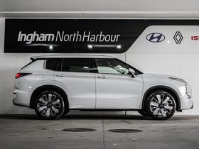 2025 Mitsubishi Outlander | VRX 2.5P/4WD/CVT | 31370 | 2