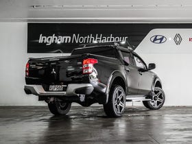 2015 Mitsubishi Triton | D/CAB GLX 2.4D/4WD/6 SPEED MANUAL | 31730 | 3