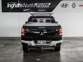 2015 Mitsubishi Triton | D/CAB GLX 2.4D/4WD/6 SPEED MANUAL | 31730 | 7