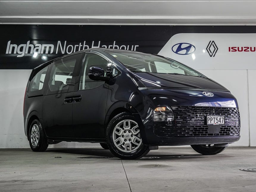 2022 Hyundai Staria | 2.2DT/8AT | 33351 | 1