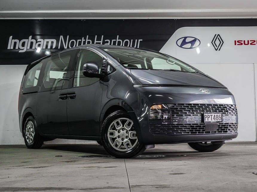 2022 Hyundai Staria | 2.2DT/8AT | 33352 | 1