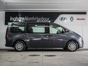 2022 Hyundai Staria | 2.2DT/8AT | 33352 | 2