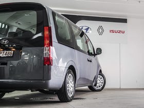2022 Hyundai Staria | 2.2DT/8AT | 33352 | 7