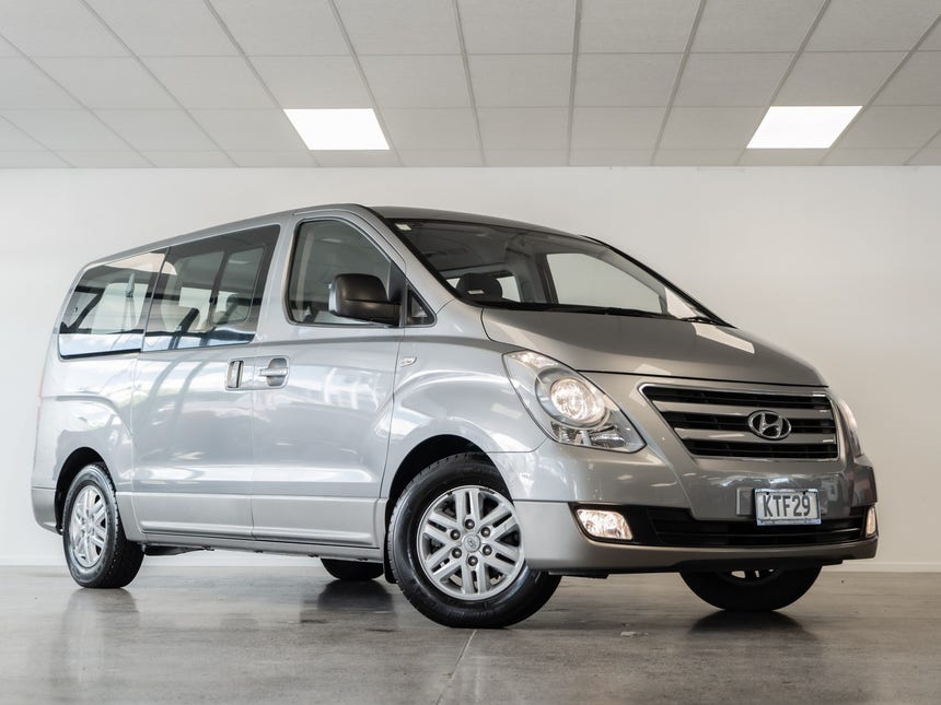 2017 Hyundai iMax | 2.5 CRDI AUTO | 16430 | 1