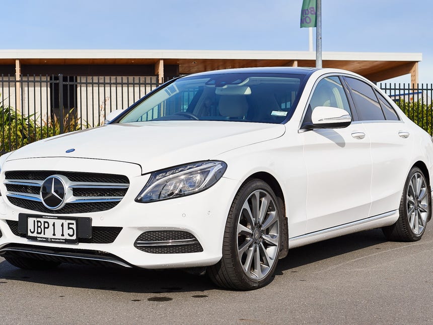 2015 Mercedes-Benz C 250 | C 250 2.0P/7AT/SL/4D | 23002 | 1