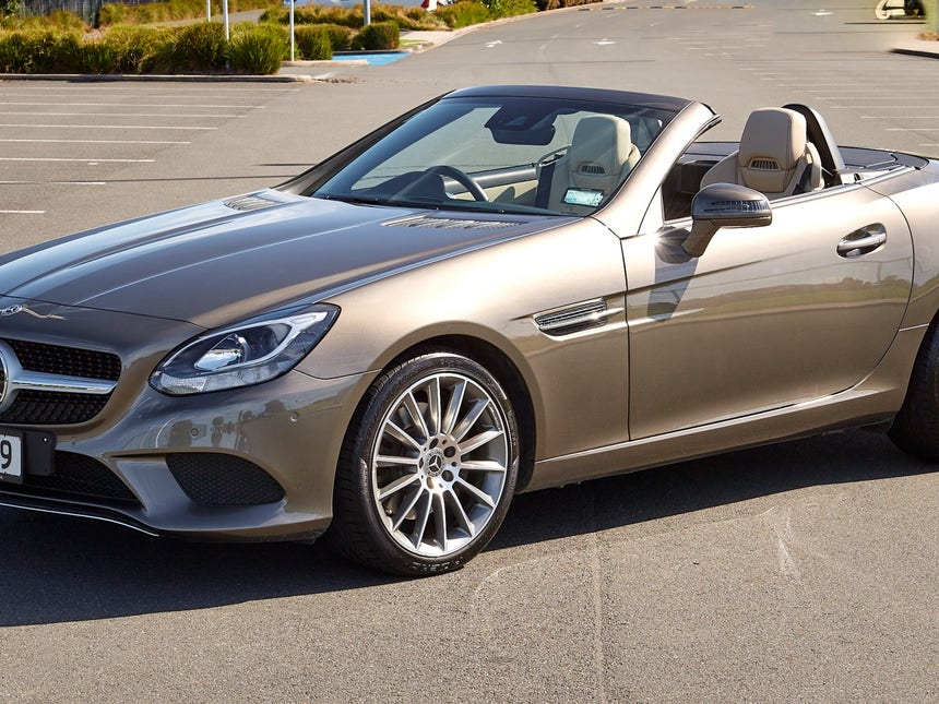 2017 Mercedes-Benz SLC 200 | 200 2.0PT/9AT | 23354 | 1