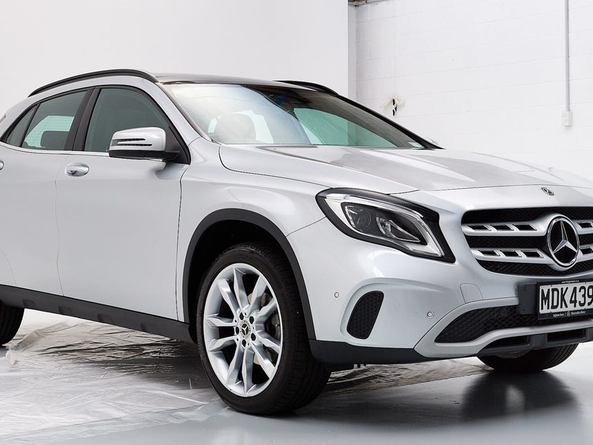 2019 Mercedes-Benz GLA 180 | 180 1.6P/7AT | 17877 | 1