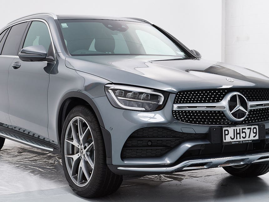2022 Mercedes-Benz GLC 200 | 2.0P/9AT | 18866 | 1