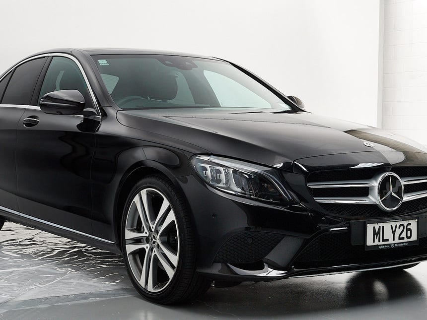 2019 Mercedes-Benz C 300 | C 300 2.0P/9AT | 18711 | 1