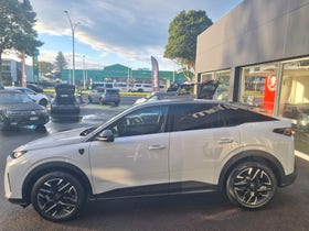 2025 Peugeot 3008 | GT 1.2PMHT/6AT | 27017 | 7