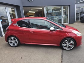 2014 Peugeot 208 | GTI 1.6 TURBO | 28890 | 7