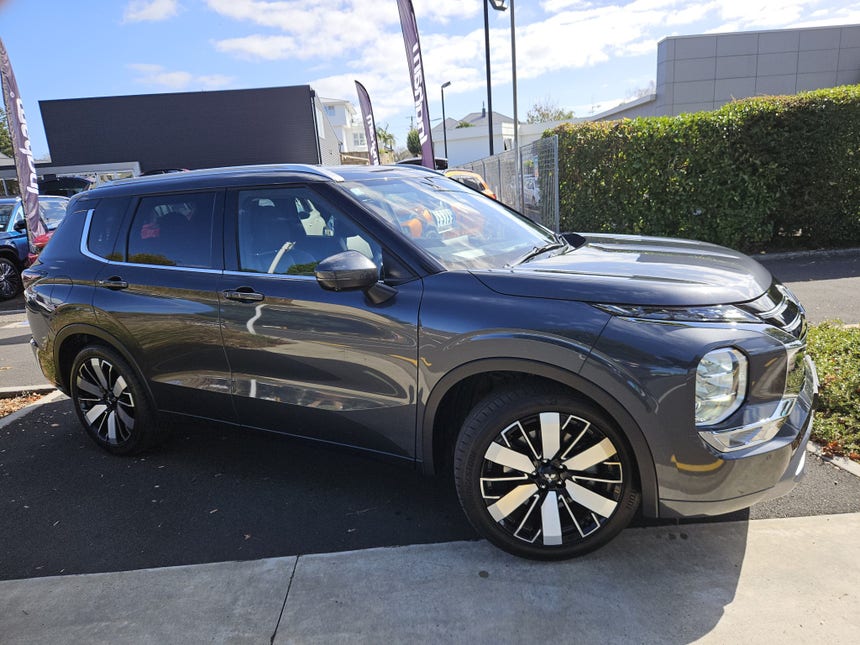 2025 Mitsubishi Outlander | VRX 2.5P/4WD/CVT | 31381 | 1