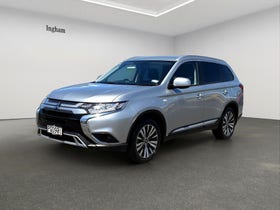 2022 Mitsubishi Outlander | LS, 2.4L Petrol, FWD, CVT, 7 Seat, SUV. | 29314 | 3