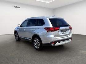 2022 Mitsubishi Outlander | LS, 2.4L Petrol, FWD, CVT, 7 Seat, SUV. | 29314 | 5