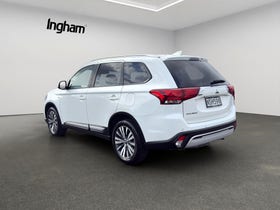 2021 Mitsubishi Outlander | LS, 2.4L Petrol, CVT, FWD, 7 Seat, SUV. | 33125 | 5