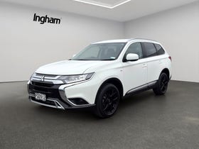 2022 Mitsubishi Outlander | LS, 2.4L Petrol, CVT, FWD, 7 Seat, SUV. | 33472 | 3