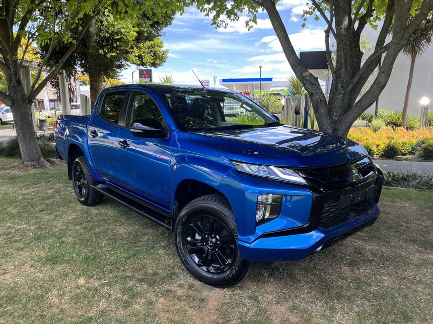 2024 Mitsubishi Triton | DC GSR 4WD 6AT 2.4D AUTO 4X4 | 22594 | 1