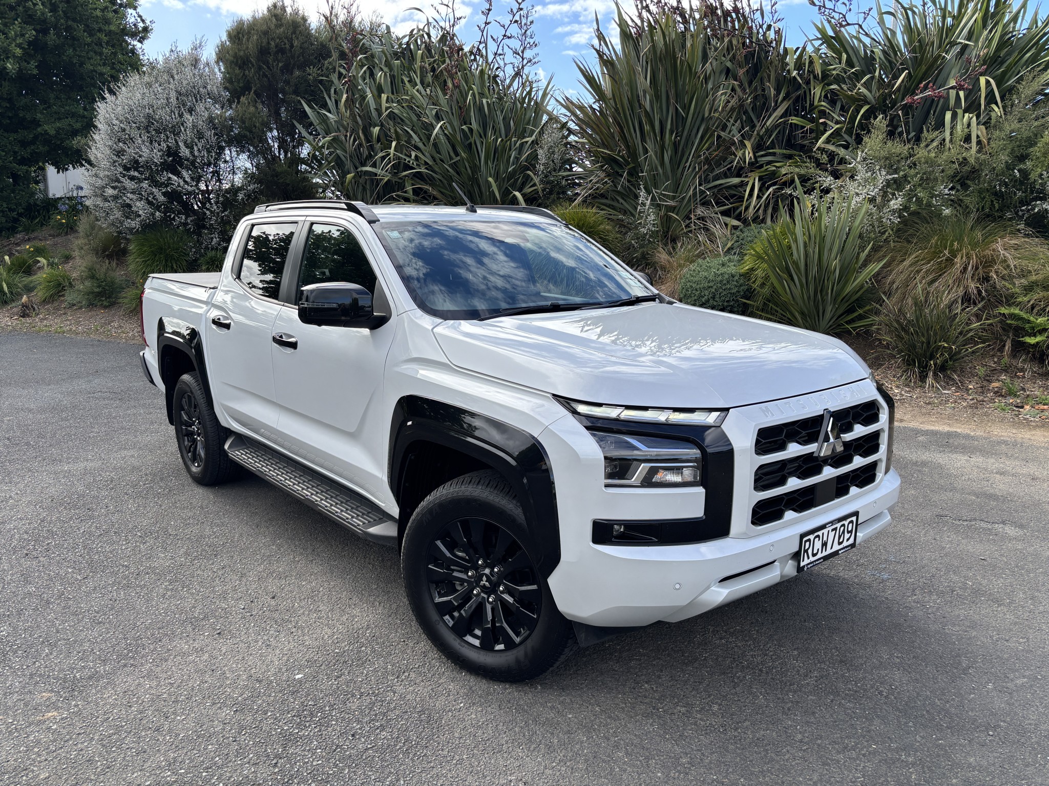 Mitsubishi Triton 2025 | DC VRX 6AT 2.4DT 2WD AUTO DIESEL TWIN TURBO