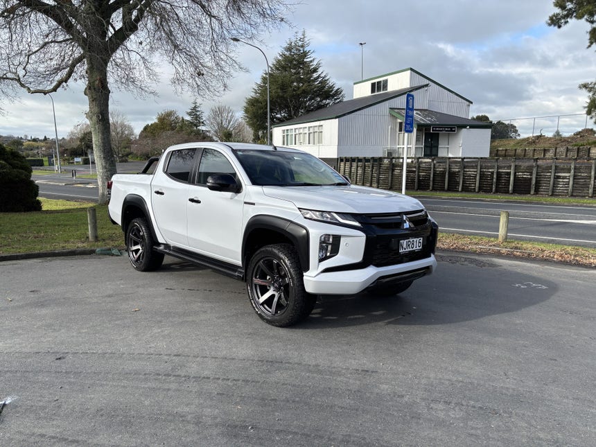 2021 Mitsubishi Triton | DC GLSB 4WD 6AT 2.4D AUTO 4X4 DIESEL | 27268 | 1