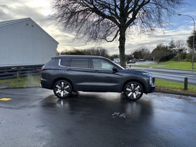 2025 Mitsubishi Outlander | VRX 2.5P/CVT 2WD 7 SEAT LEATHER AUTO SUV PETROL | 27338 | 3