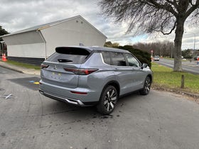 2025 Mitsubishi Outlander | XLS 2.5P/CVT 2WD AUTO 7 SEAT PETROL 5 DOOR SUV | 27536 | 4