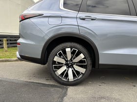 2025 Mitsubishi Outlander | XLS 2.5P/CVT 2WD AUTO 7 SEAT PETROL 5 DOOR SUV | 27536 | 6