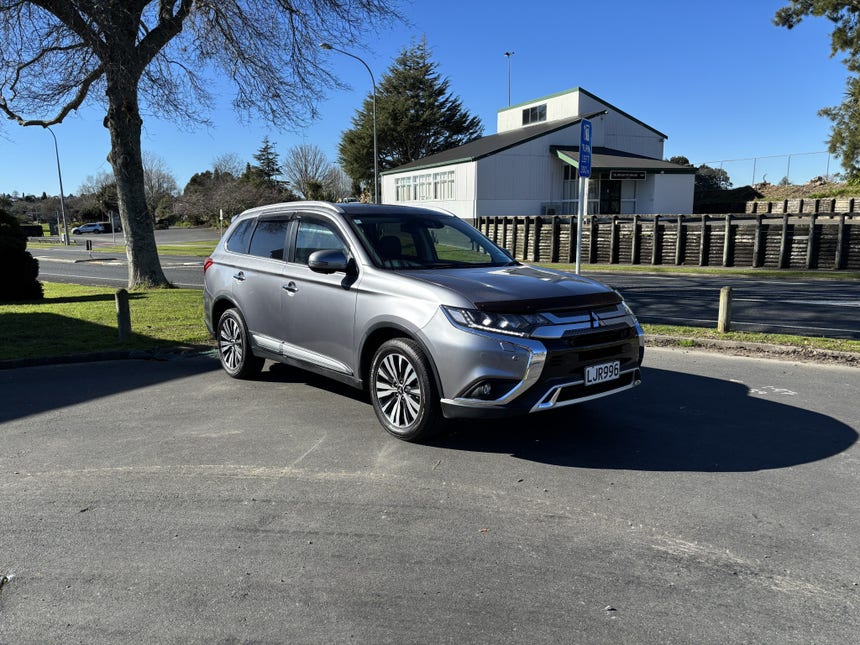 2018 Mitsubishi Outlander | VRX 2.4P/4WD/CVT 7 SEAT PETROL AWD AUTO LEATHER | 27804 | 1