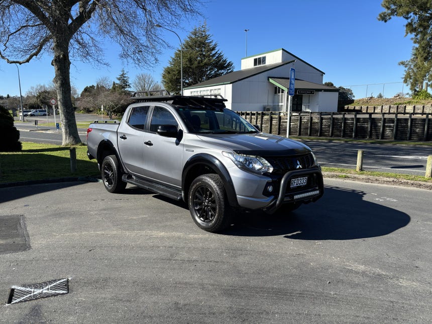 2018 Mitsubishi Triton | DC GLSB 2.4D/4WD/5AT AUTO DIESEL 4X4 | 27818 | 1