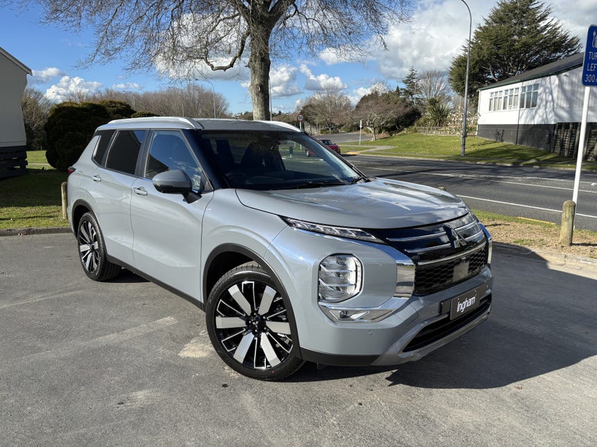2025 Mitsubishi Outlander | XLS 2.5P/4WD/CVT AWD 7 SEAT PETROL 5 DOOR | 28066 | 1
