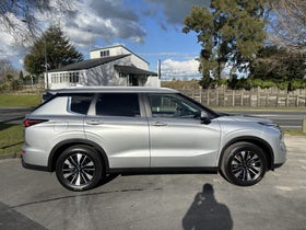 2025 Mitsubishi Outlander | LS 2.5P/CVT 2WD 5 SEAT PETROL SUV 5 DOOR | 28067 | 3