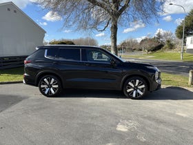 2025 Mitsubishi Outlander | VRX 2.5P/4WD/CVT 7 SEAT AUTO PETROL AWD | 28068 | 3