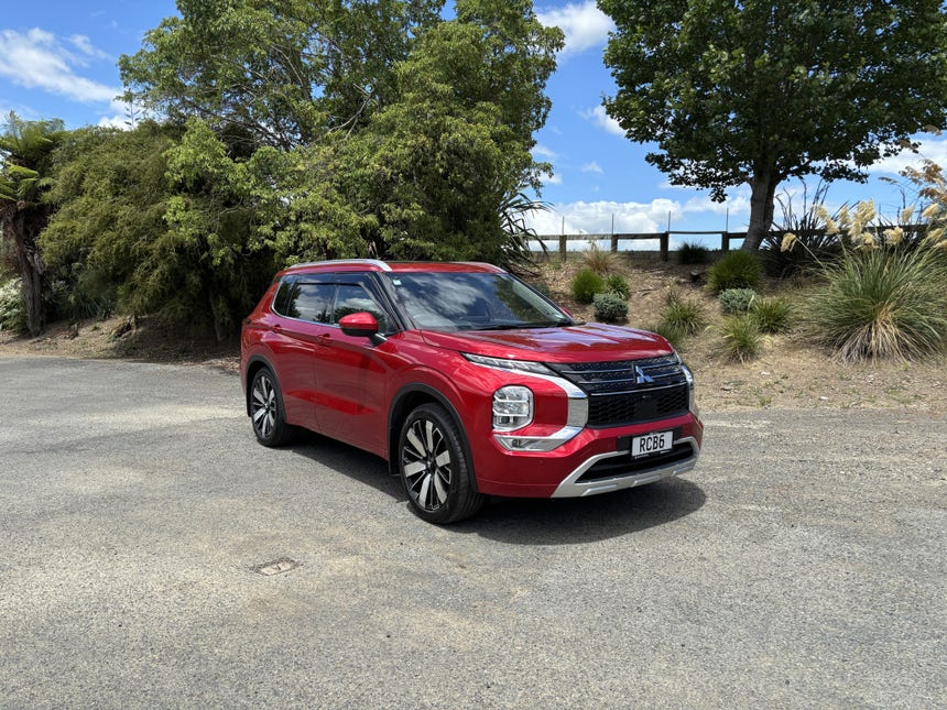 2025 Mitsubishi Outlander | VRX 2.5P/4WD/CVT 7 SEAT AUTO PETROL AWD | 28075 | 1