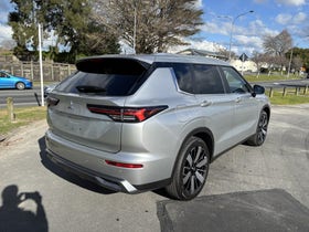 2025 Mitsubishi Outlander | XLS 2.5P/CVT 7 SEAT 2WD AUTO PETROL | 28180 | 4