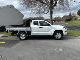 2025 Mitsubishi Triton | CC CHASSIS GLX 4WD 6AT 2.4 CLUB CAB 4X4 FLAT DECK | 28243 | 3