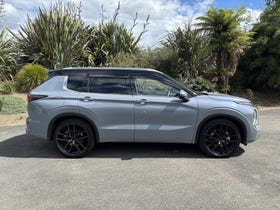 2025 Mitsubishi Outlander | EXCEED 2.5P/4WD/CVT AUTO 7 SEAT PETROL AWD | 28299 | 3