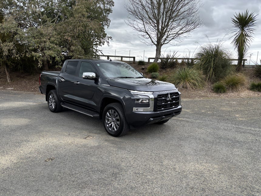 2025 Mitsubishi Triton | DC GLXR 6AT 2.4DT AUTO 2WD DIESEL TWIN TURBO | 28415 | 1