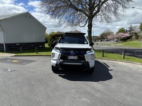 2025 Mitsubishi Pajero Sport | VRXB 2.4D 4WD 8AT BLACK EDITION 4X4 7 SEAT | 28597 | 2