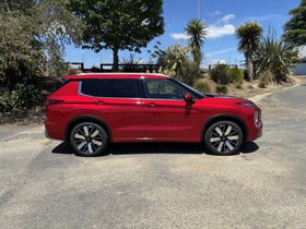 2025 Mitsubishi Outlander | VRX 2.5P/CVT 2WD LEATHER 7 SEAT AUTO PETROL | 29043 | 3