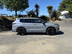 2025 Mitsubishi Outlander | VRX 2.5P/4WD/CVT AUTO 7 SEAT PETROL AWD | 29075 | 3