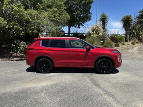 2024 Mitsubishi Outlander | XLS 2.5P/4WD/CVT 7 SEAT PETROL AWD | 29293 | 3