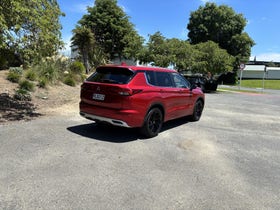 2024 Mitsubishi Outlander | XLS 2.5P/4WD/CVT 7 SEAT PETROL AWD | 29293 | 4