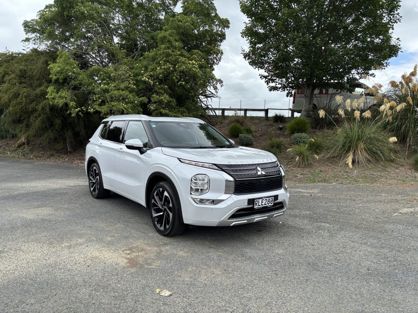 2023 Mitsubishi Outlander | VRX 2.5P/4WD/CVT 7 SEAT AUTO PETROL AWD | 29409 | 1