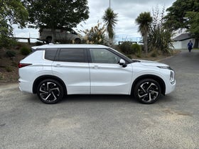 2023 Mitsubishi Outlander | VRX 2.5P/4WD/CVT 7 SEAT AUTO PETROL AWD | 29409 | 3